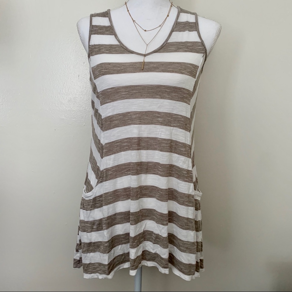 New York & Company Tank Top w/ Pockets